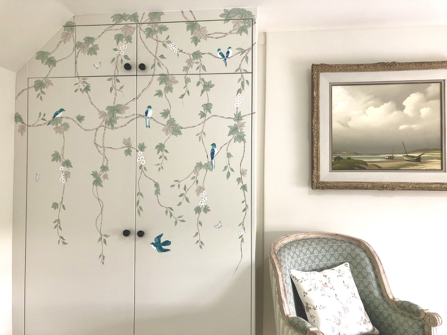 Bird On The Vine Chinoiserie Mural